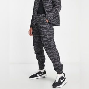 Topman Loose Fit Cargo Pants Animal Print Black/Gray Men’s W34 L34